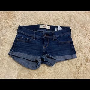 Hollister short
